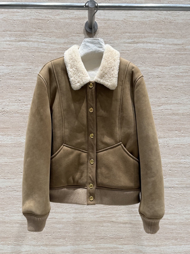 Ce1i*e outwears